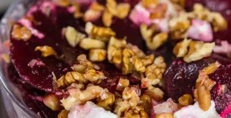 Beetroot salad with feta and walnuts